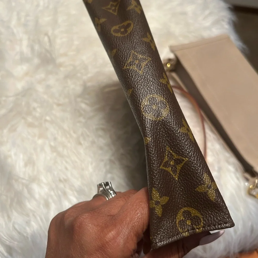 Louis Vuitton Brown Monogram Toiletry Pouch with Insert and Vachetta Strap - Picture 4 of 16